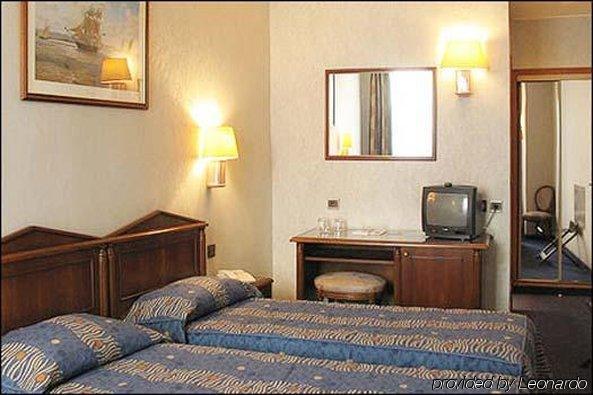 Meslay Republique Hotel Parijs